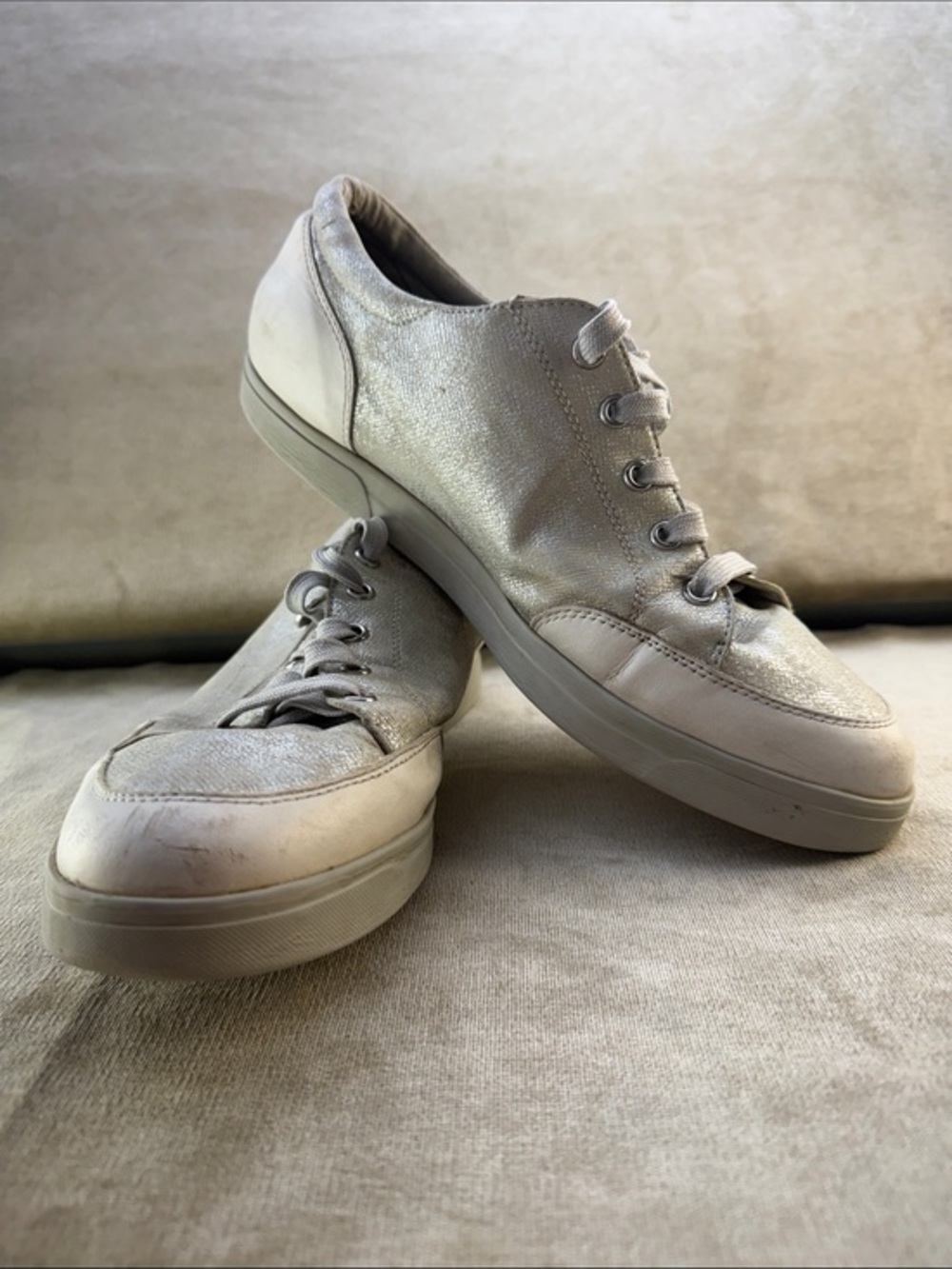 Munro Metallic Silver Low-Top Women's Sneakers